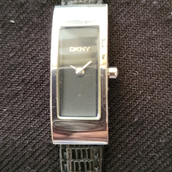 3 watches - Fossil, DKNY and Roots - Picture 4 of 7